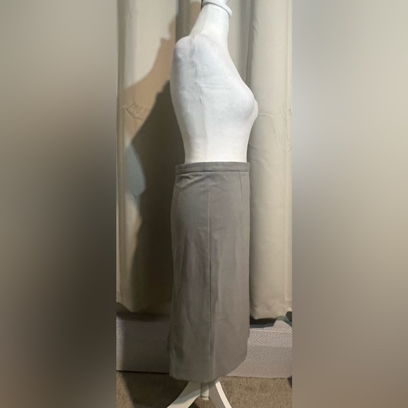 Moda International Vintage Pencil Skirt With Ruffled Back Midi Length - Picture 2 of 4